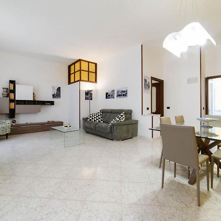Casa Vacanze “In Centro” Salerno Zewnętrze zdjęcie